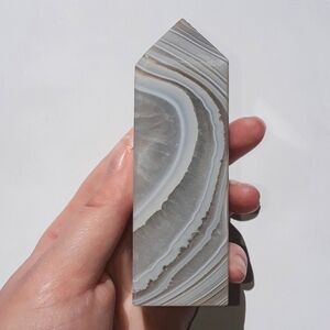 Banded Agate x Quartz Tower *tiny chip on tip*